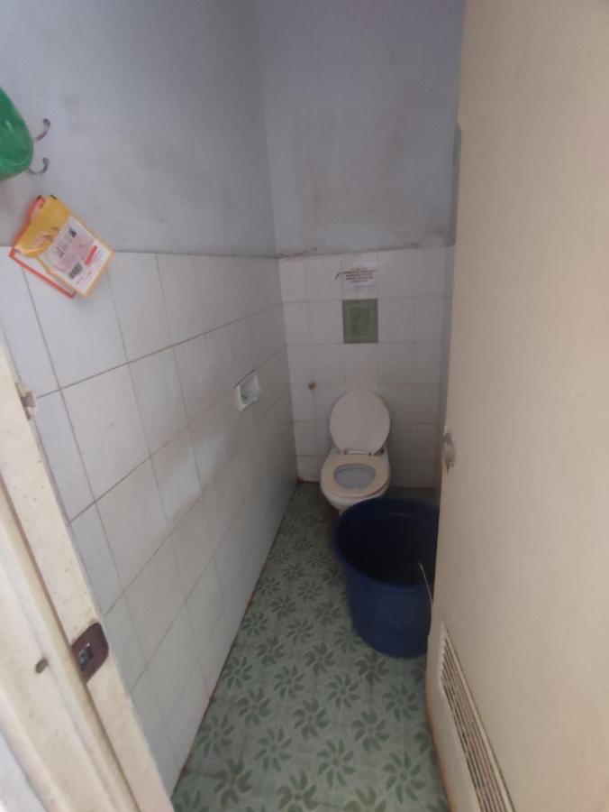 Oyo 90865 Hotel Kusuma Purwakarta Караванг Екстериор снимка